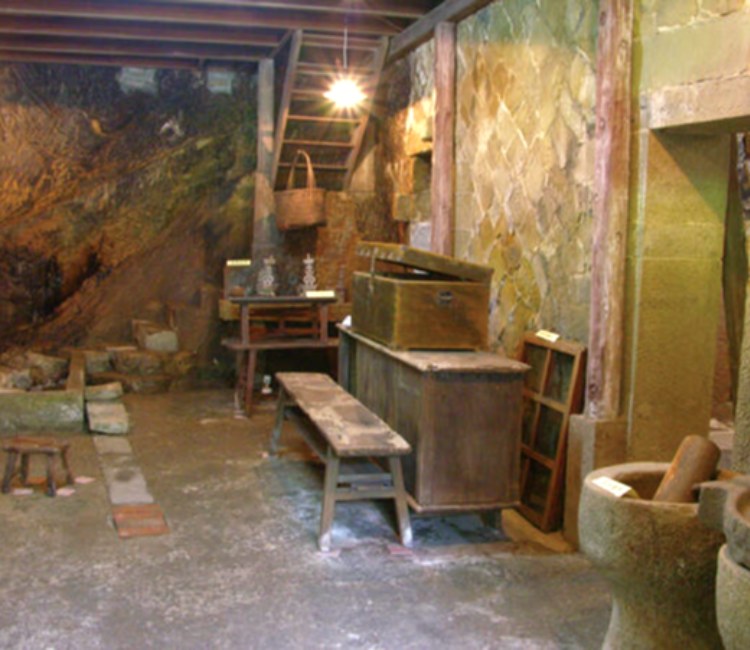 石碇百年石頭屋