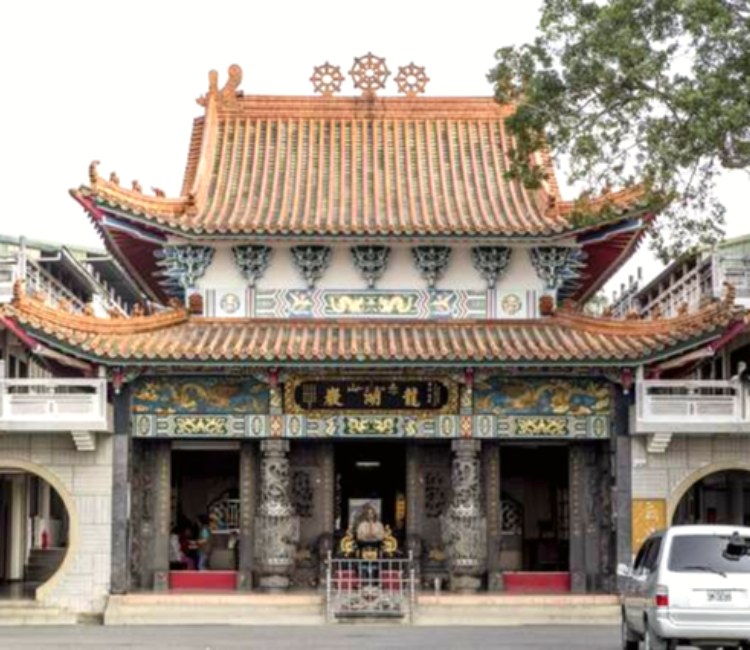 赤山龍湖巖